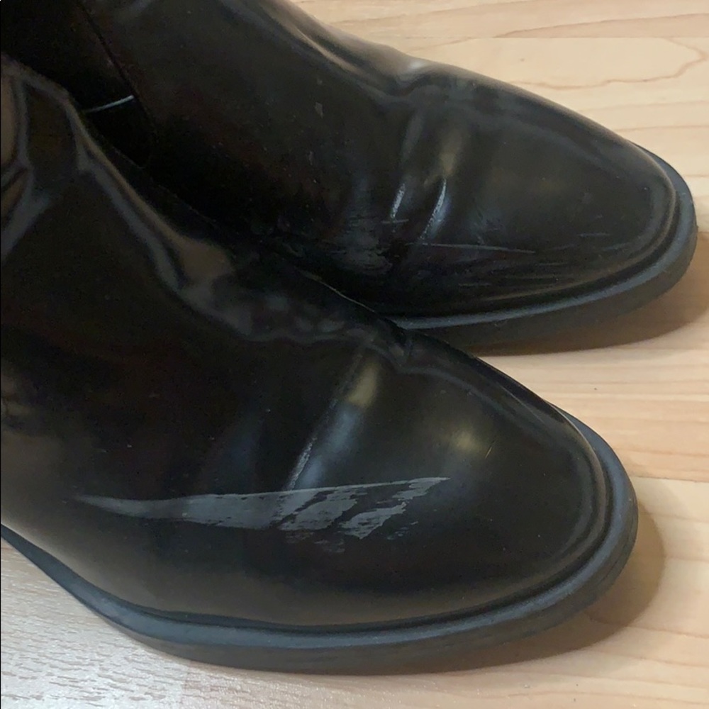 Shoes - Picture 2 of 7